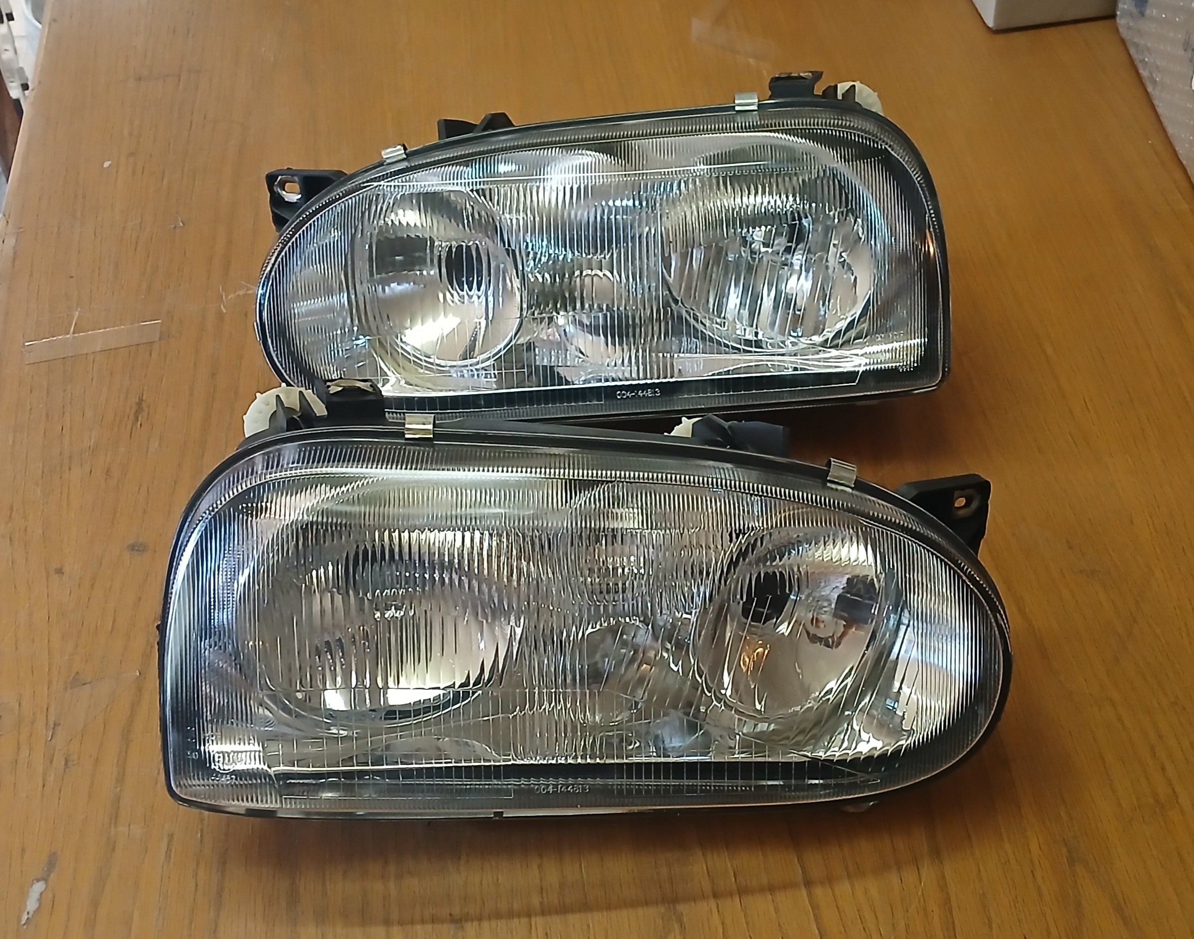 Golf 4 to fit Golf 3 Headlight Chrome (3 Pin) PAIR