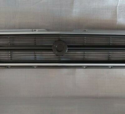 1400 Front Grille Silver/Black (Round Head Light)