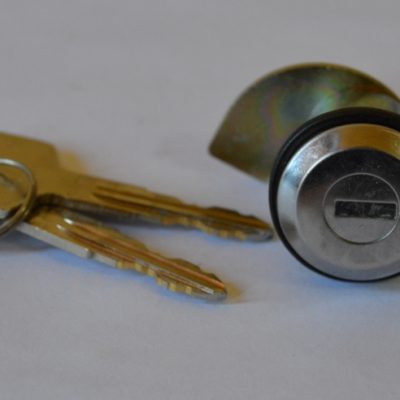 Nissan 1400 Fuel Flap barrel and key 1pc